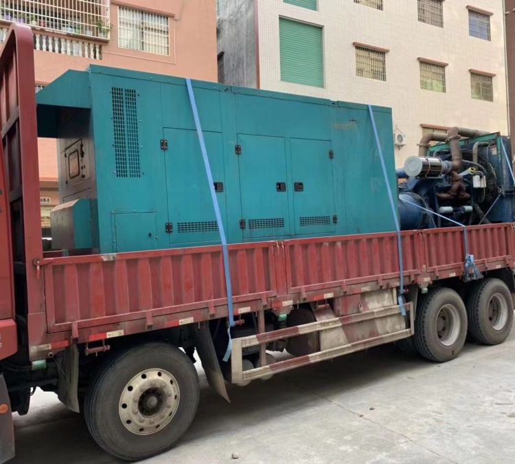 合作如何在不同负载率下确保 400KW 柴油发电机组的正常运行？