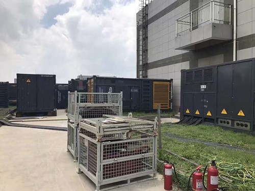 合作除了定期检查，还有哪些方法可以及时发现接触式转速表探头的磨损？
