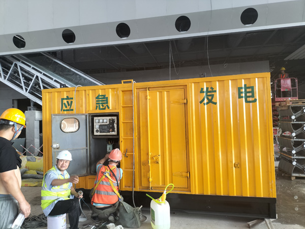 合作怎样判断空气滤清器是否需要更换？
